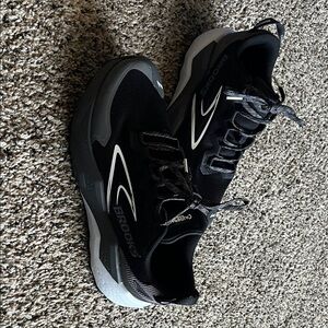 Brooks Women’s Caldera 8 Black and White Trail shoes